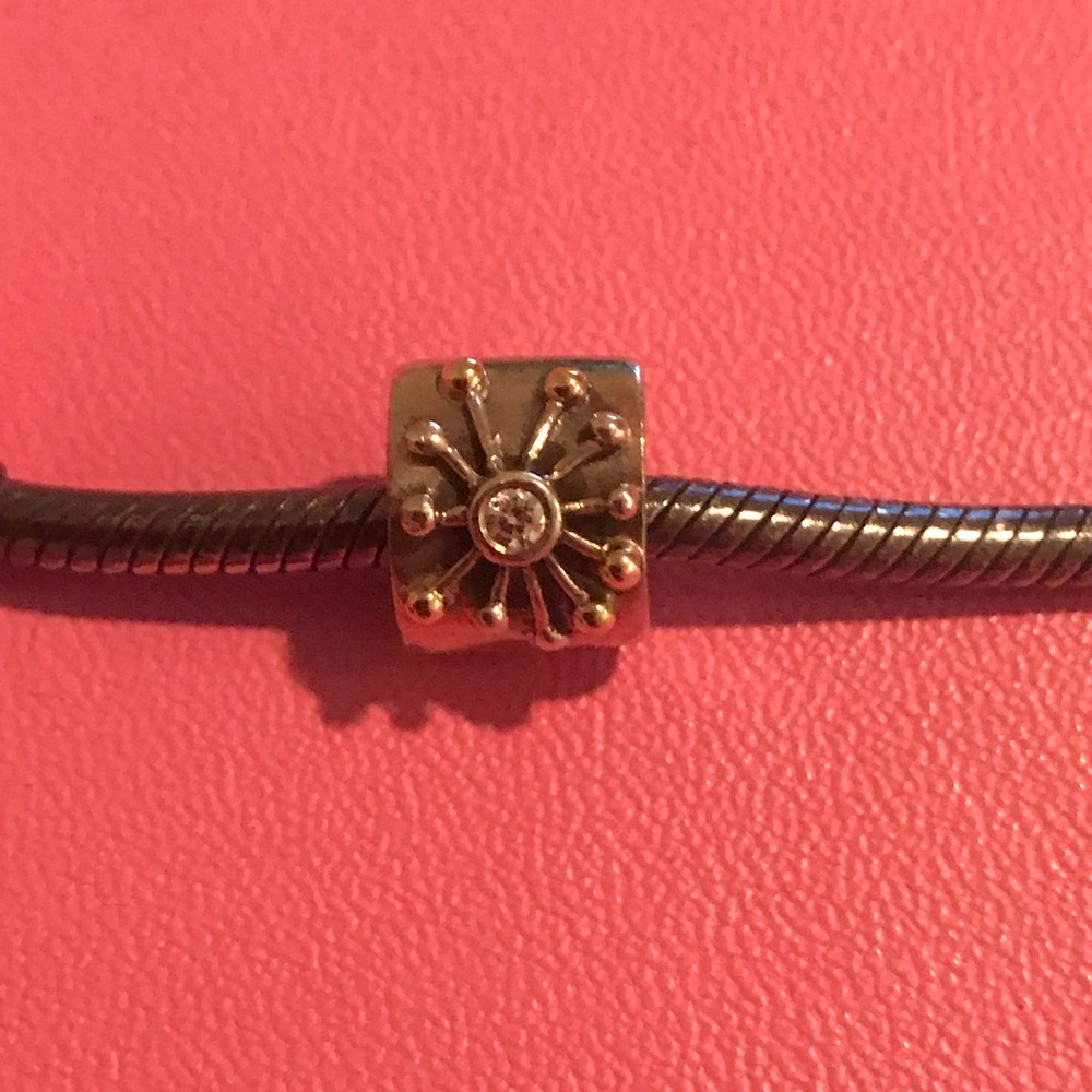 Authentic Pandora charm - Picture 3 of 5